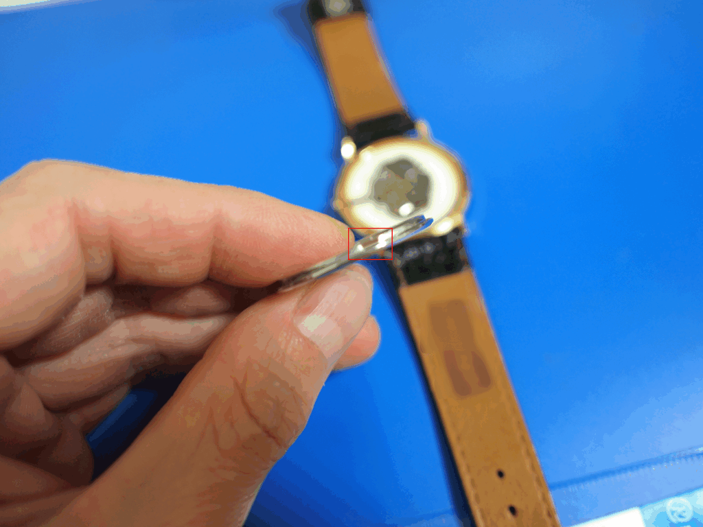 아날로그 손목시계 약, 수은 건전지를 직접 갈아 보다