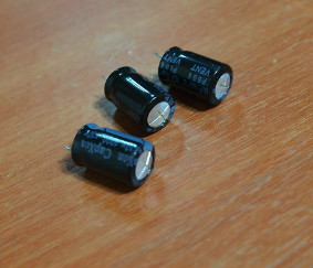 컴퓨터 Lcd모니터 전원이 한참 후에 전원이 켜짐 증상, 분해하여 직접 수리를 해보다