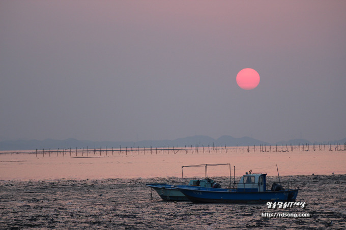 화옹방조제 일몰 풍경 사진 &#8211; 해가 저무는 군 [캐논 650D]