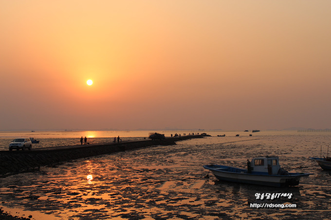 화옹방조제 일몰 풍경 사진 &#8211; 해가 저무는 군 [캐논 650D]