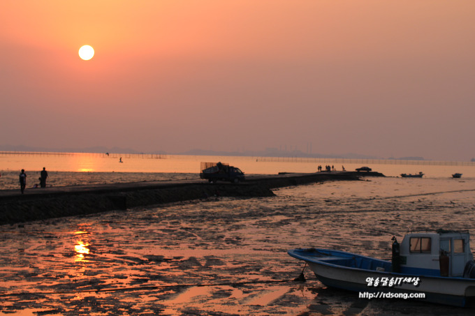 화옹방조제 일몰 풍경 사진 &#8211; 해가 저무는 군 [캐논 650D]