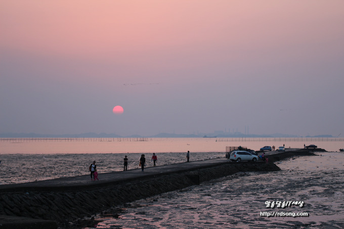 화옹방조제 일몰 풍경 사진 &#8211; 해가 저무는 군 [캐논 650D]