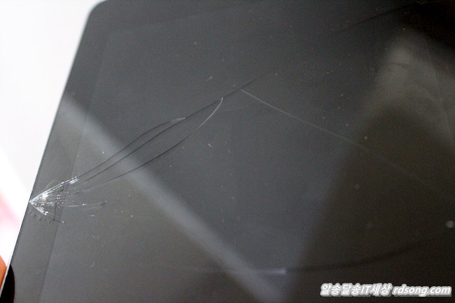 넥서스7 패널액정 깨짐 패널수리비용이 비싼데 교체를 할까 말까?