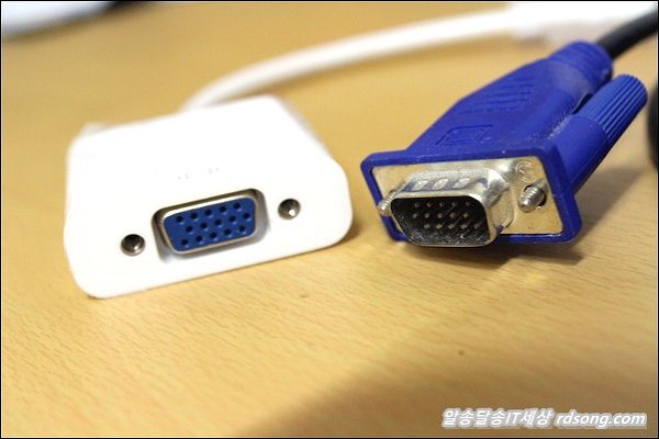 Hdmi To Vga 어댑터 Fw934 구입, Hdmi가 없는 모니터에 Vga케이블을 이용하여 노트북과 연결