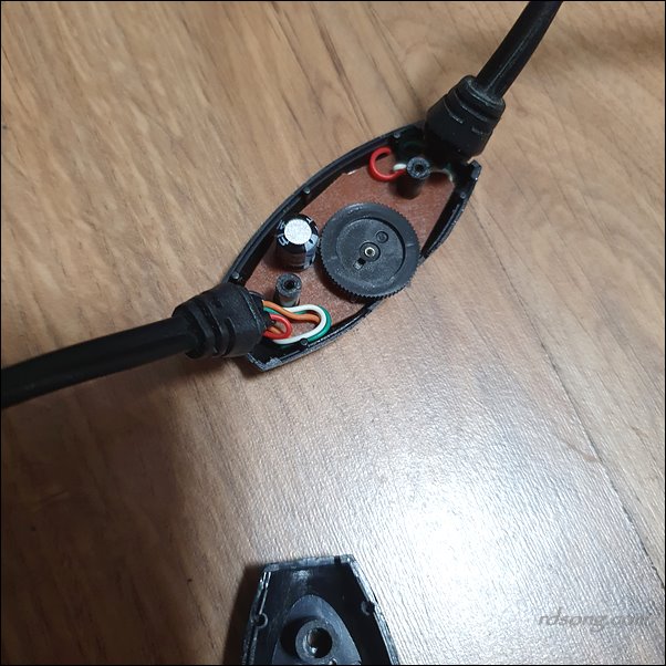 볼륨 다이얼 돌릴때 조절 할때 지지직 잡음 소리 나서 Bw100 대신 Wd40 오일 뿌렸더니